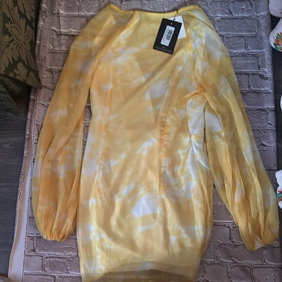 PrettyLittleThing Yellow/White Mini Dress 4 Deep V Long Sleeve Coquette Girl - Picture 5 of 11